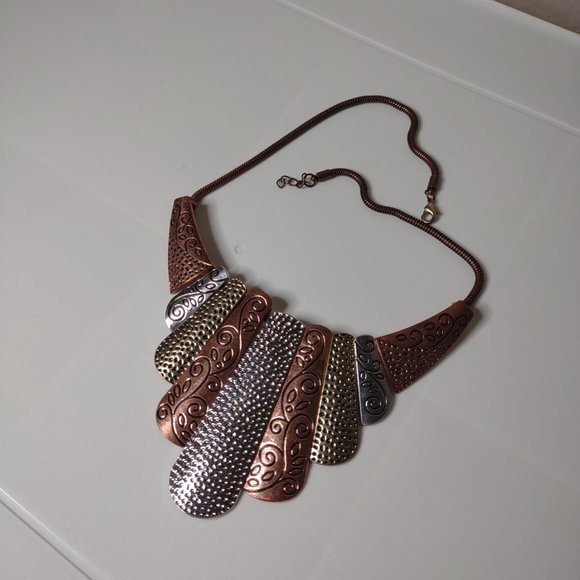 Multi Tone Metal Statement Necklace 19.5 Inches Long - Picture 2 of 12